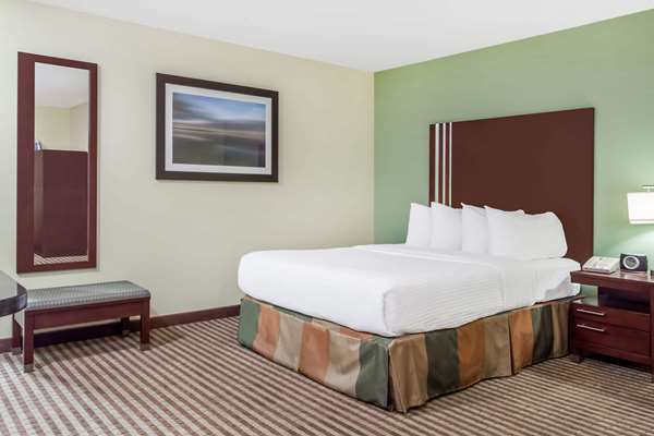 Suite - Ramada Inn Carlyle