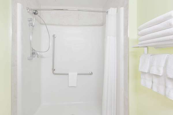  - Ramada Inn Carlyle