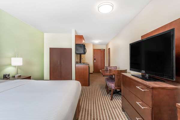  - Ramada Inn Carlyle