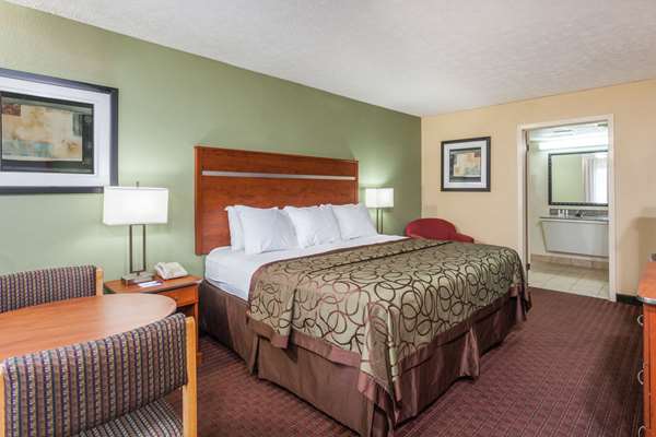  - Baymont Inn & Suites Pigeon Forge