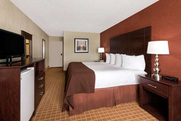  - Baymont Inn & Suites Airport Midland