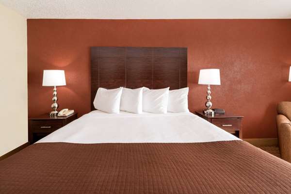  - Baymont Inn & Suites Airport Midland