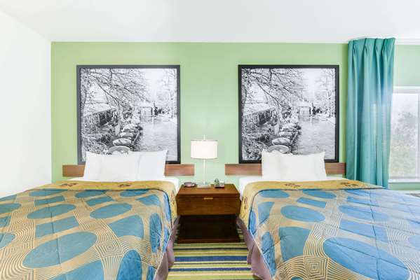  - Super 8 Hotel Cotulla