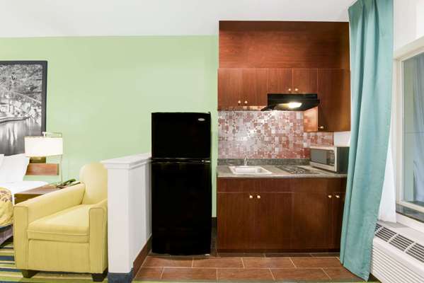 Suite - Super 8 Hotel Cotulla