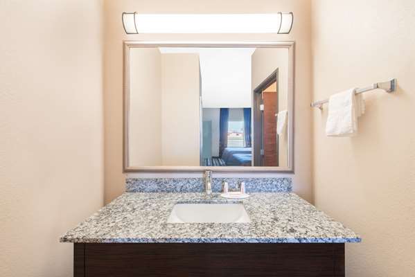  - Super 8 Motel Dilley