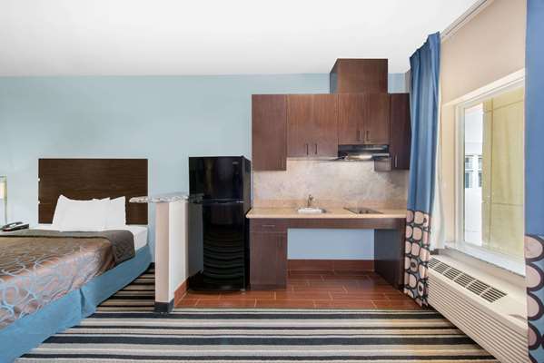 Suite - Super 8 Motel Dilley