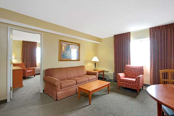 Suite - Days Inn Maryland Heights - I-270, Exit 16