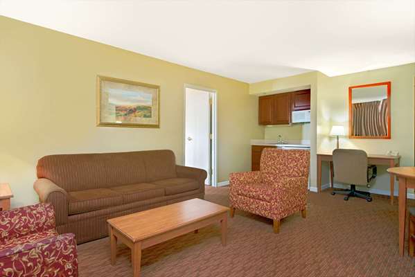 Suite - Days Inn Maryland Heights - I-270, Exit 16