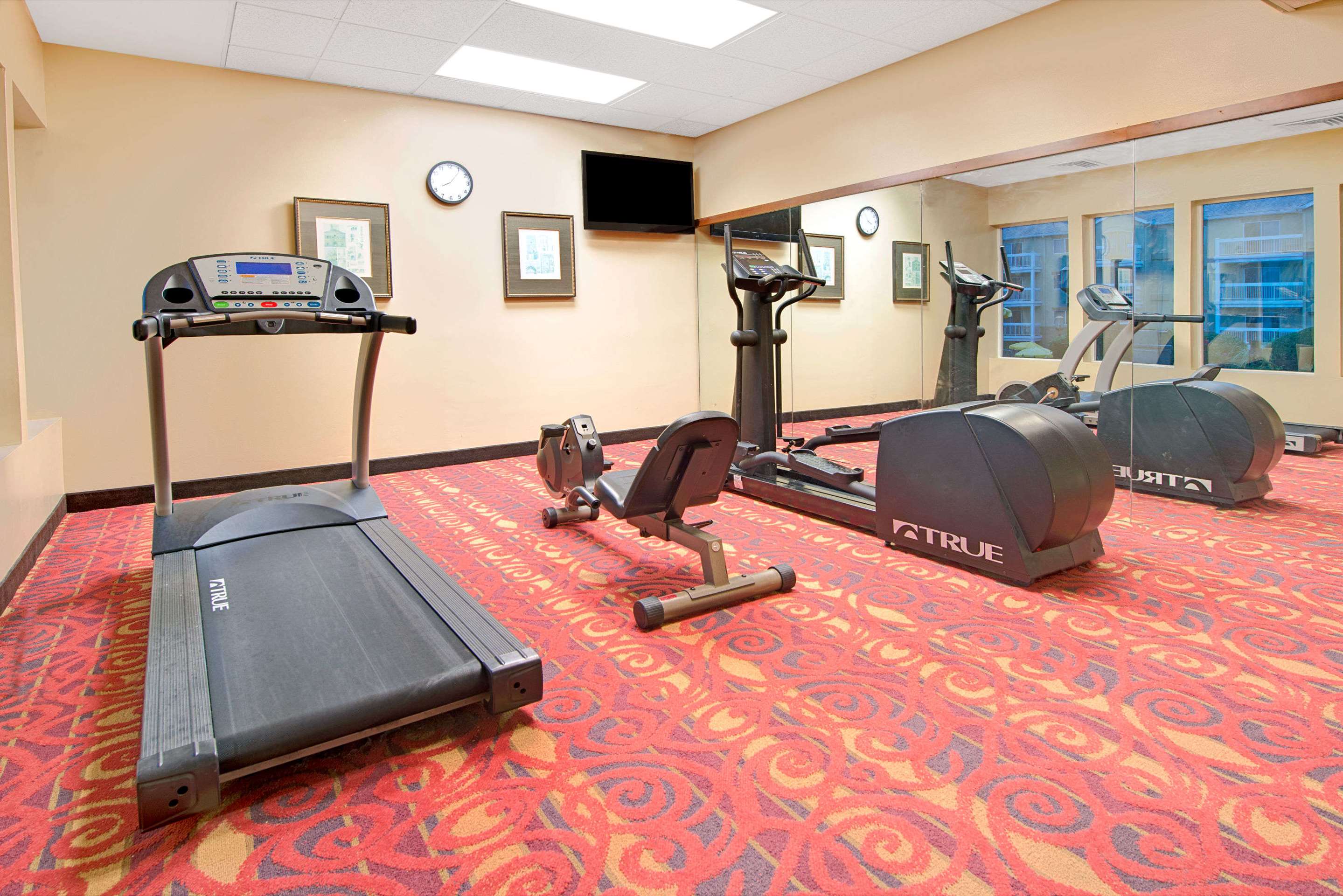 Fitness Center | Days Inn and Suites by Wyndham St. Louis/Westport Plaza