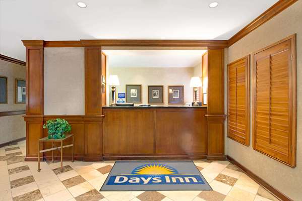  - Days Inn Maryland Heights - I-270, Exit 16