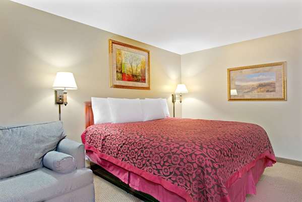  - Days Inn Maryland Heights - I-270, Exit 16