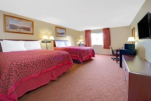  - Days Inn Maryland Heights - I-270, Exit 16