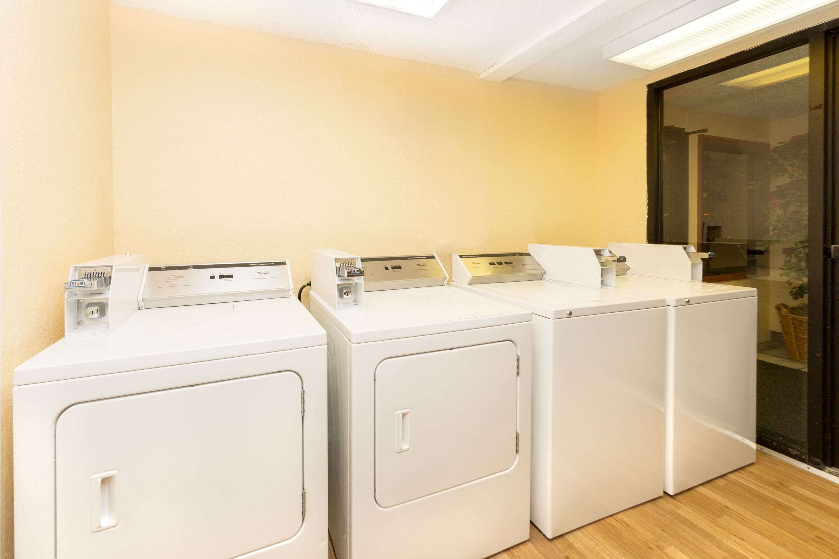 Guest Laundry | Knights Inn Punta Gorda