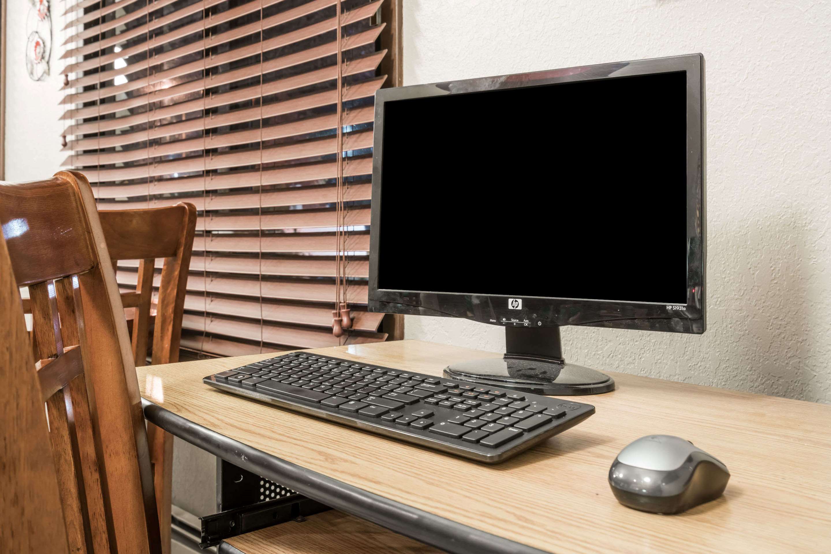 Business Center | Knights Inn Litchfield