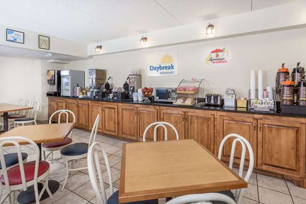  - Super 8 Motel Mall Valdosta - I-75, Exit 18