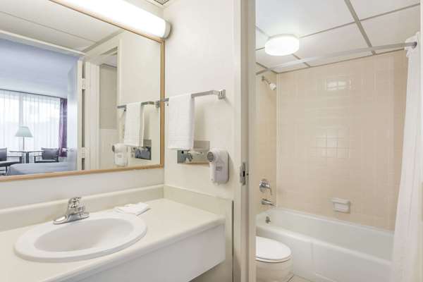  - Super 8 Motel Mall Valdosta - I-75, Exit 18