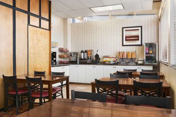 Restaurant - Travelodge North Battleford