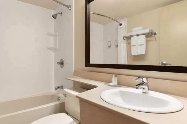  - Travelodge Suites Moncton