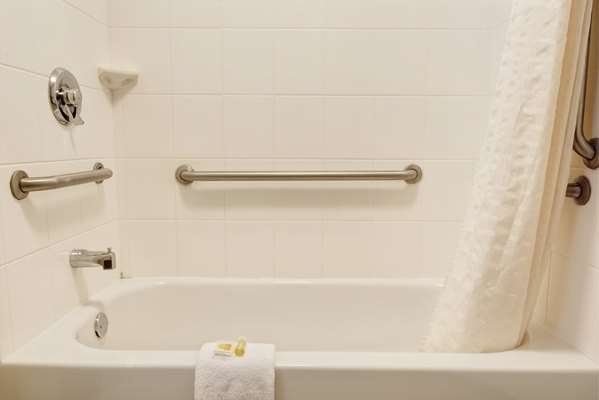  - Days Inn Overland Park