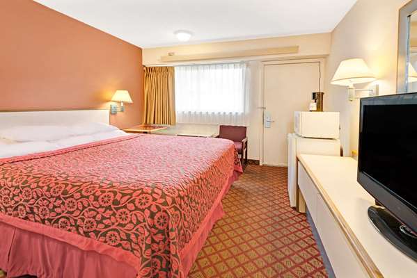  - Days Inn Overland Park