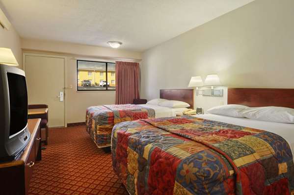  - Days Inn Overland Park