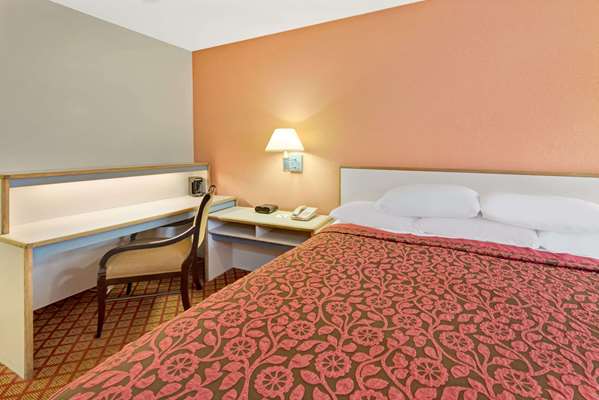  - Days Inn Overland Park