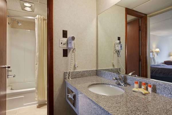  - Days Inn South Salina - I-135, Exit 92