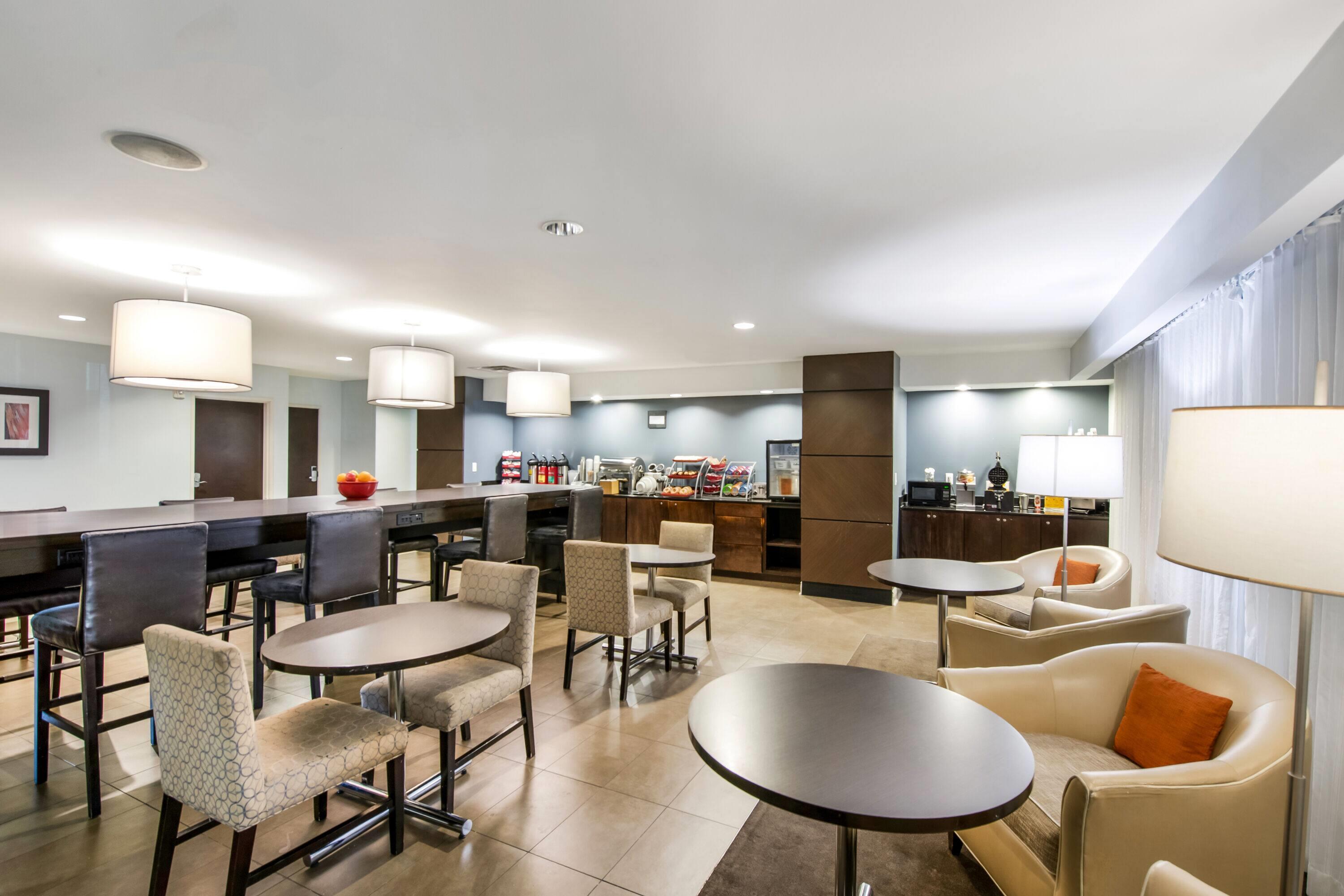 Breakfast Area | Wingate by Wyndham Slidell/New Orleans East Area