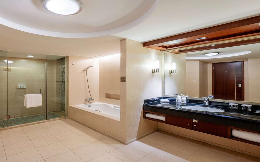 RAMADA BEIJING NORTH-guestroom-Guest Room,Bathroom,On-Site.jpg
