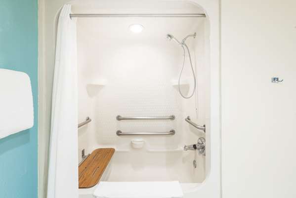  - Super 8 Hotel Show Low