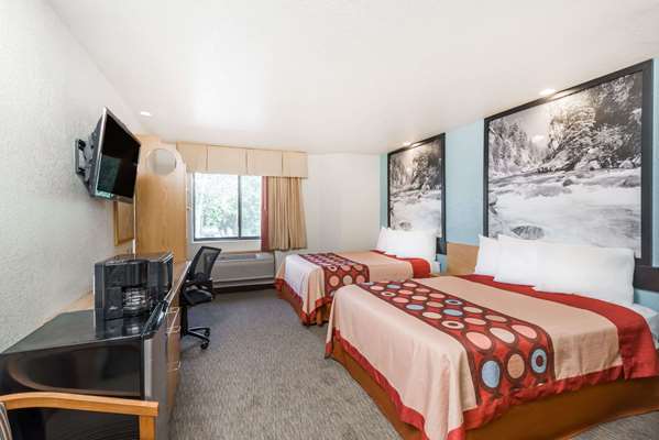  - Super 8 Hotel Show Low