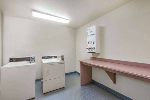 Amenities - Super 8 Hotel Show Low