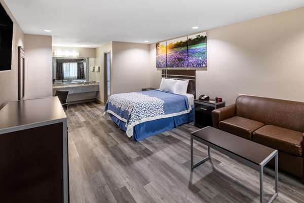  - Days Inn Baytown - I-10, Exit 792