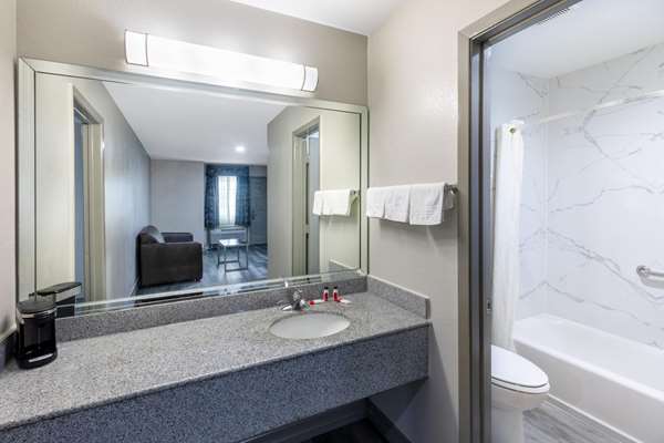  - Days Inn Baytown - I-10, Exit 792