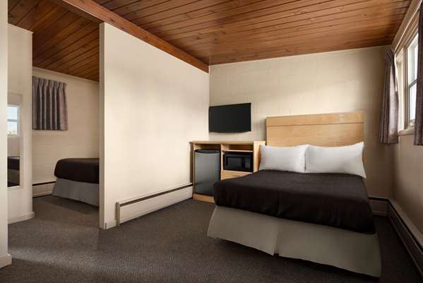  - Thriftlodge Moose Jaw