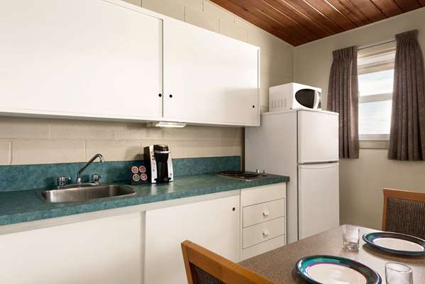  - Thriftlodge Moose Jaw