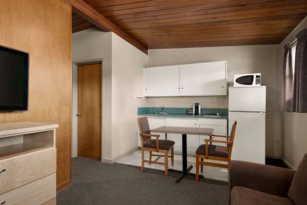  - Thriftlodge Moose Jaw