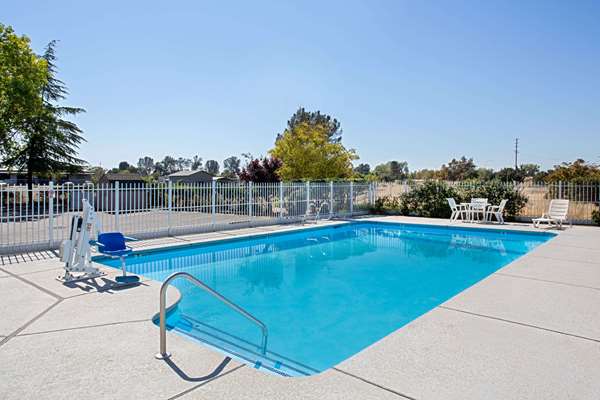 Pool - Super 8 Hotel Oroville - CA 70, Exit 47