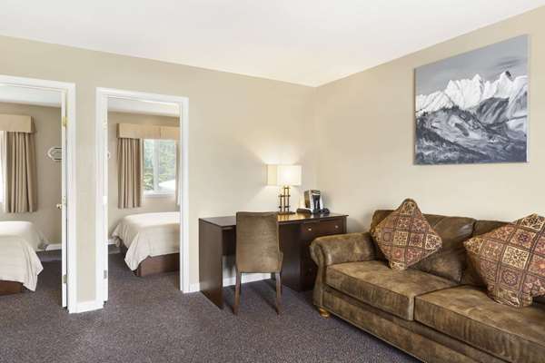 Suite - Days Inn Golden