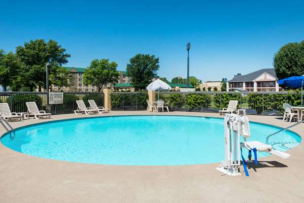 Pool - Baymont Inn & Suites Northeast Clarksville - I-24, Exit 4