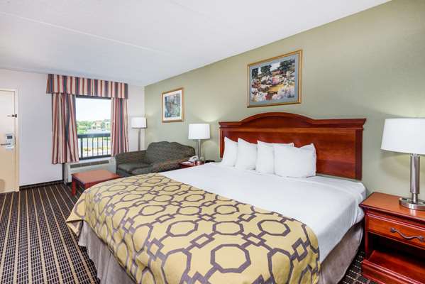  - Baymont Inn & Suites Northeast Clarksville - I-24, Exit 4