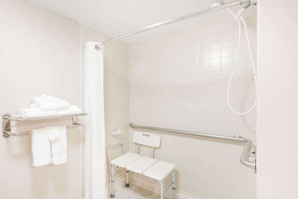  - Baymont Inn & Suites Northeast Clarksville - I-24, Exit 4