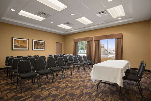  - Days Inn & Suites Airport Winnipeg