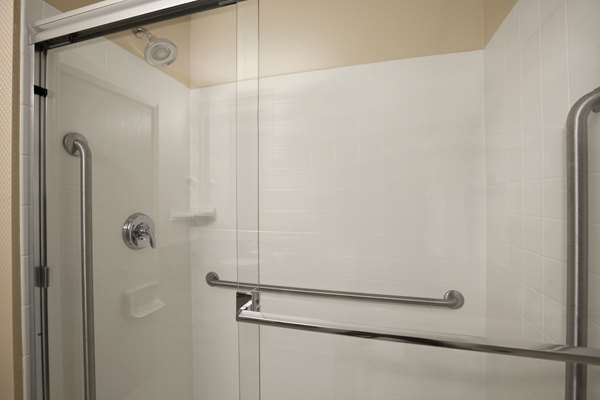  - Days Inn & Suites Airport Winnipeg