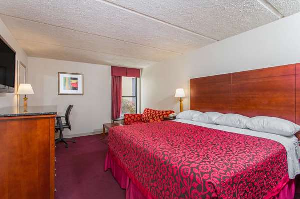 Suite - Days Inn Archdale - I-85, Exit 111