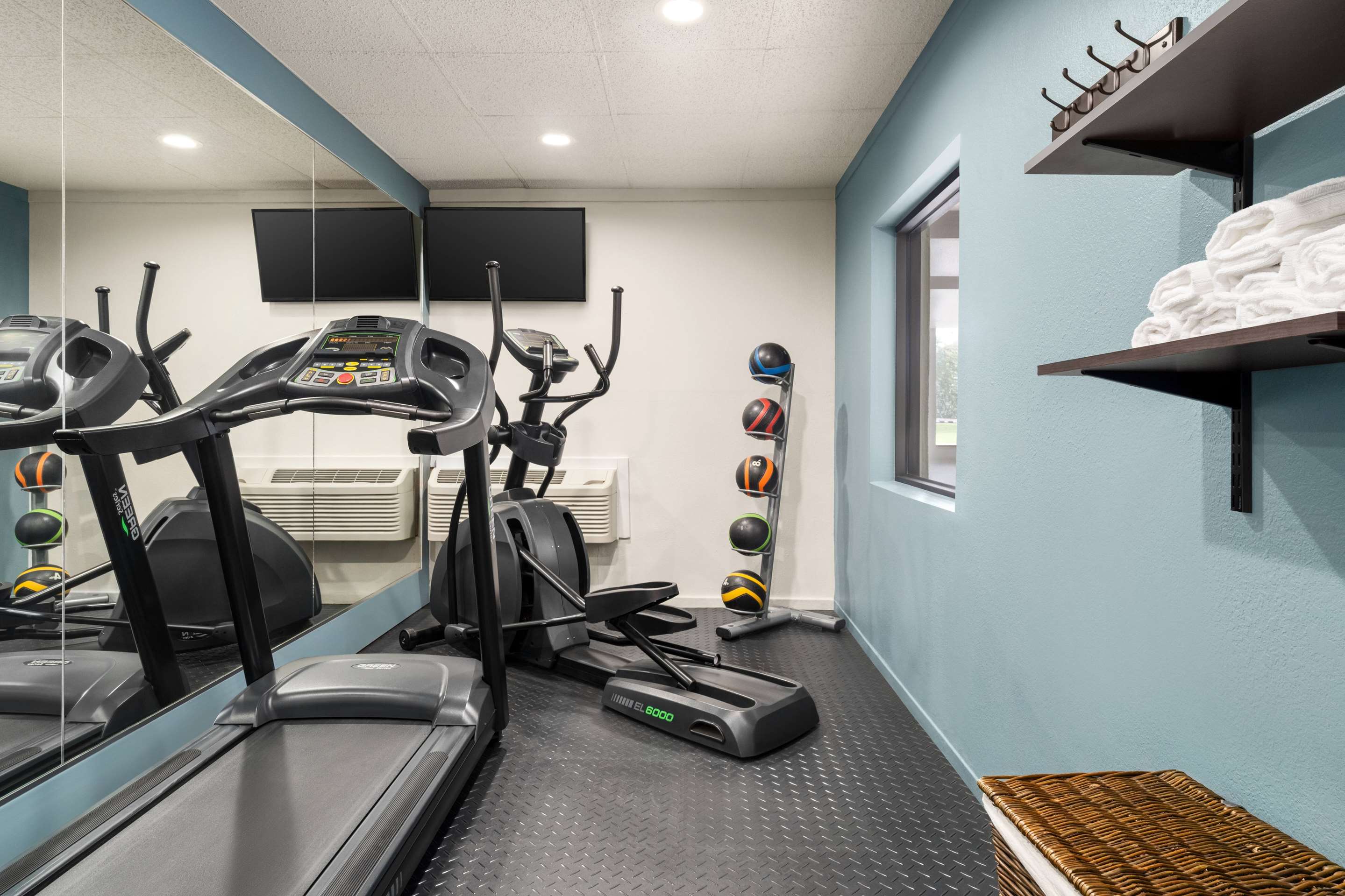 Health club fitness center gym | Baymont by Wyndham Georgetown