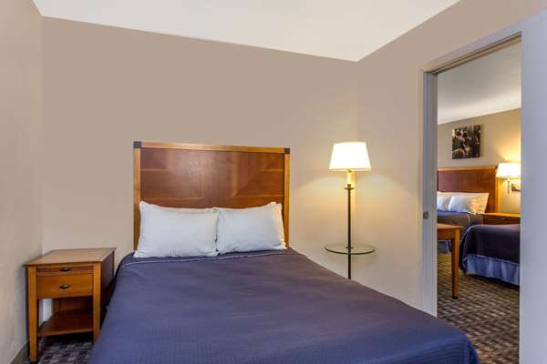 Suite - Howard Johnson Inn Scottsdale