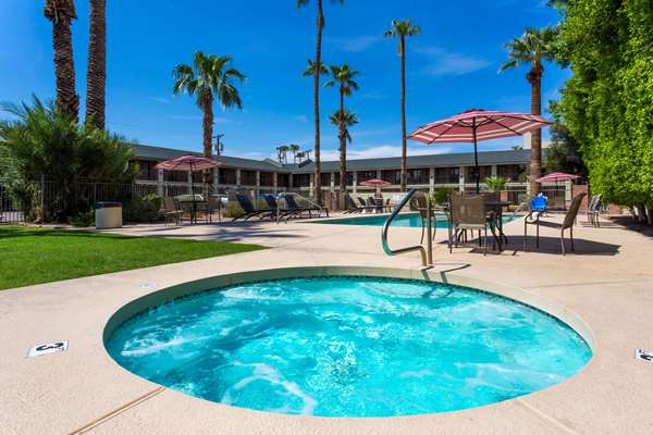  - Howard Johnson Inn Scottsdale