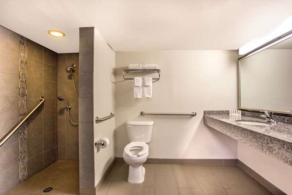  - Howard Johnson Inn Scottsdale