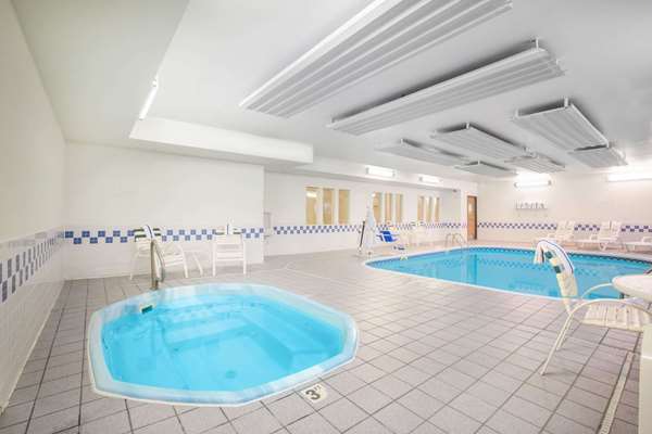 Pool - Baymont Inn & Suites Evansville - I-25, Exit 185